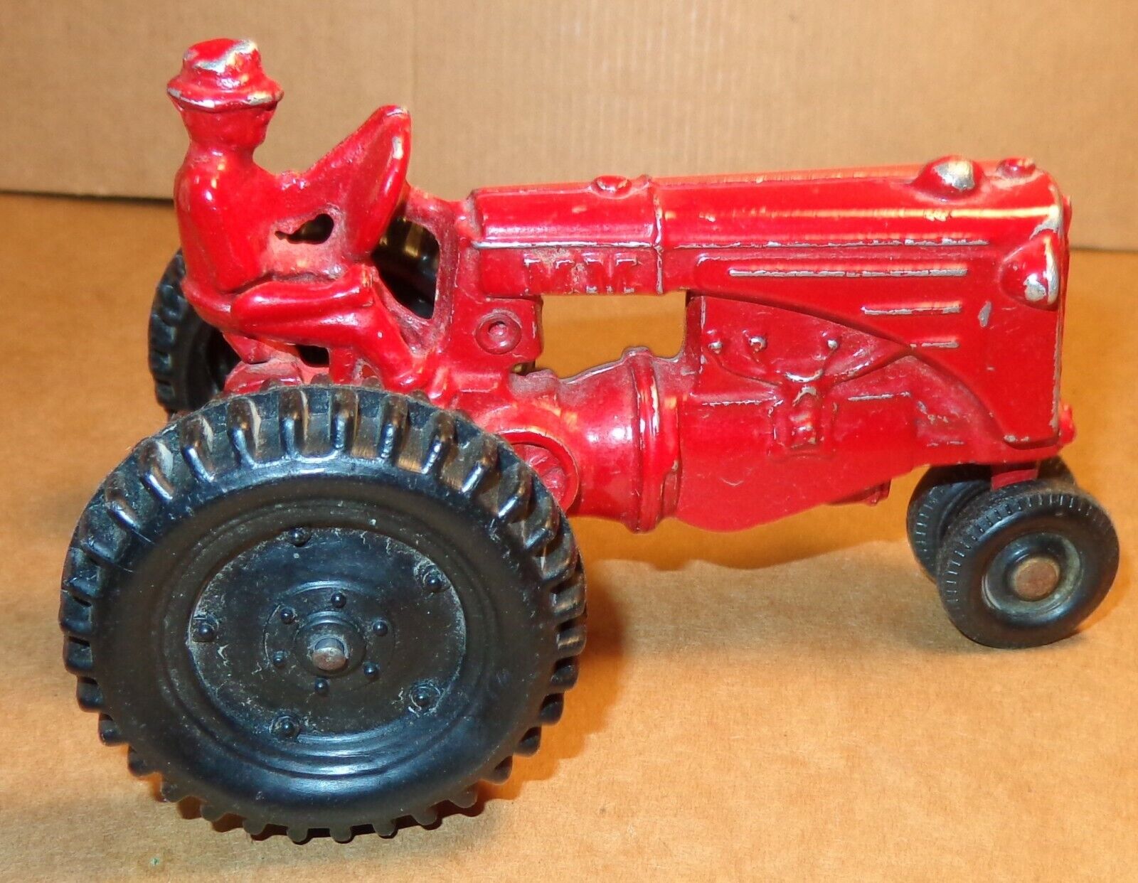 Old Vintage Mm Minneapolis Moline Red Tractor W/ Farmer Driver Die-cast Farm Toy