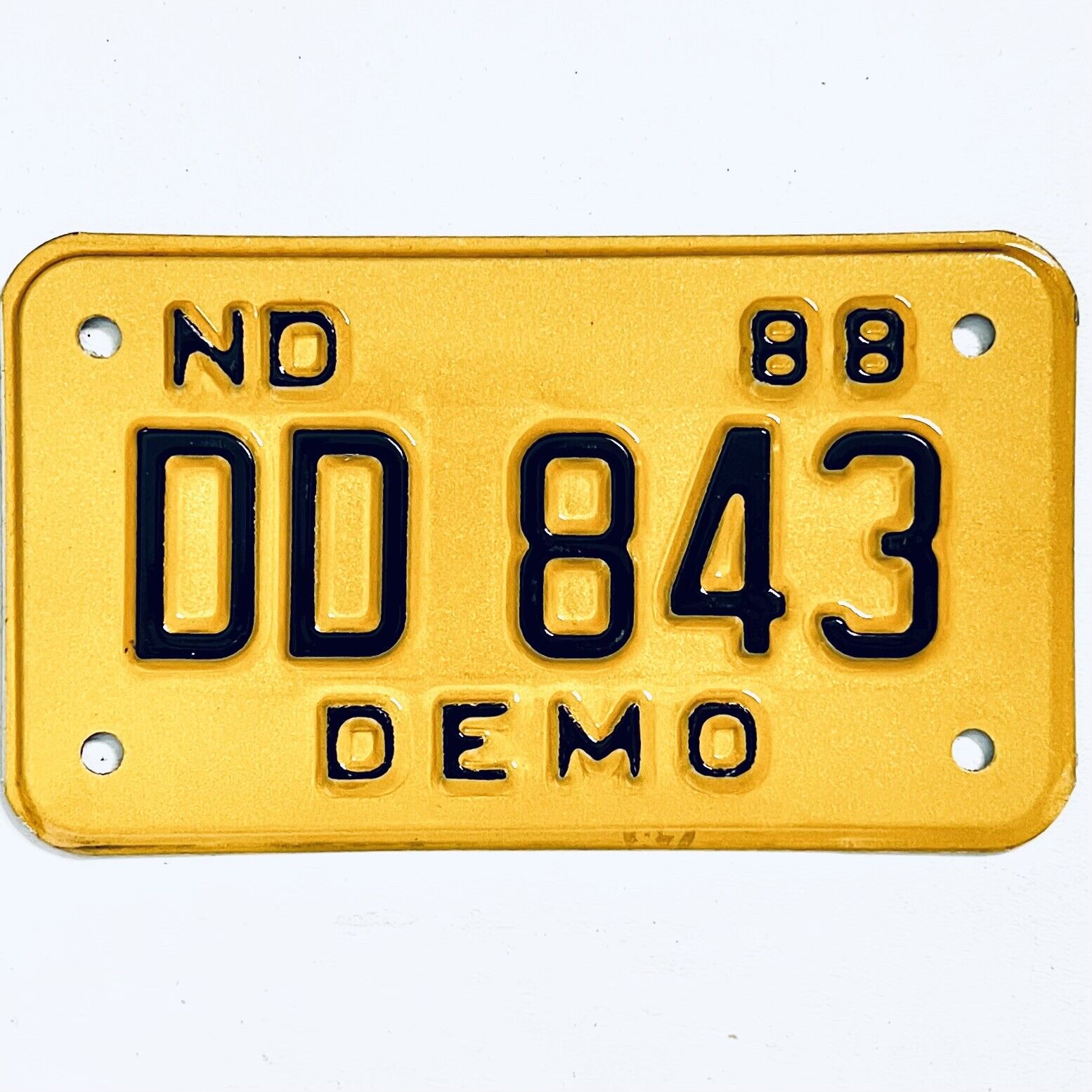 1988 United States North Dakota Demo Special License Plate Dd 843