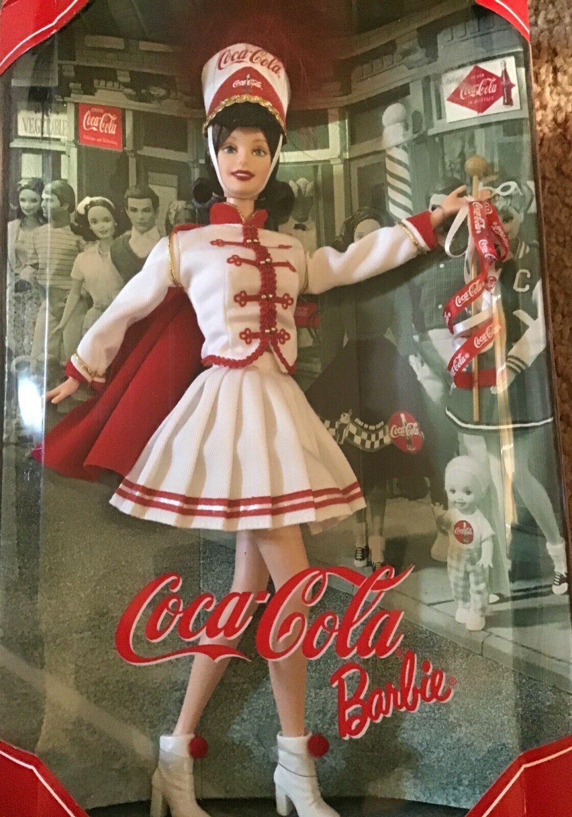 2001 Coca-cola Barbie - Majorette (box Corners A Little Worn)