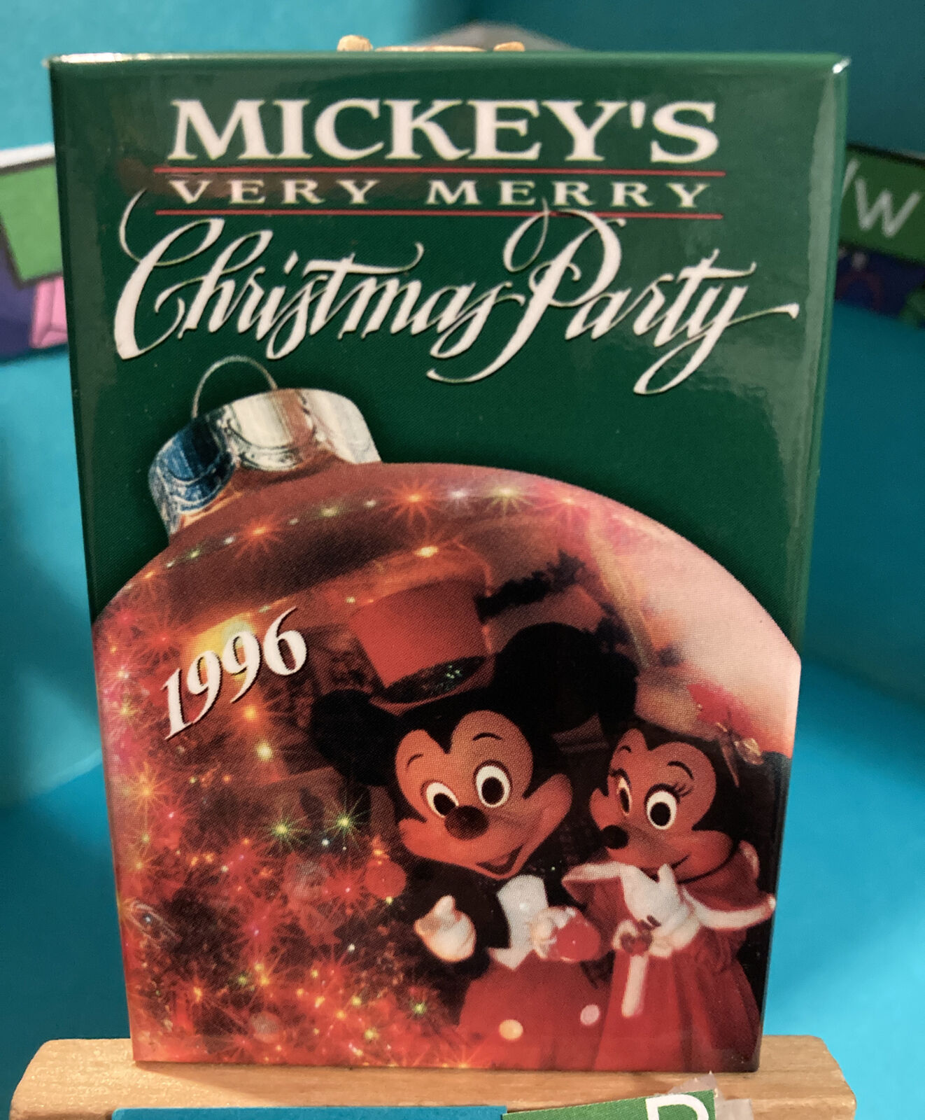 Disney 1996 Mickey's Very Merry Christmas Party Collectible Pin