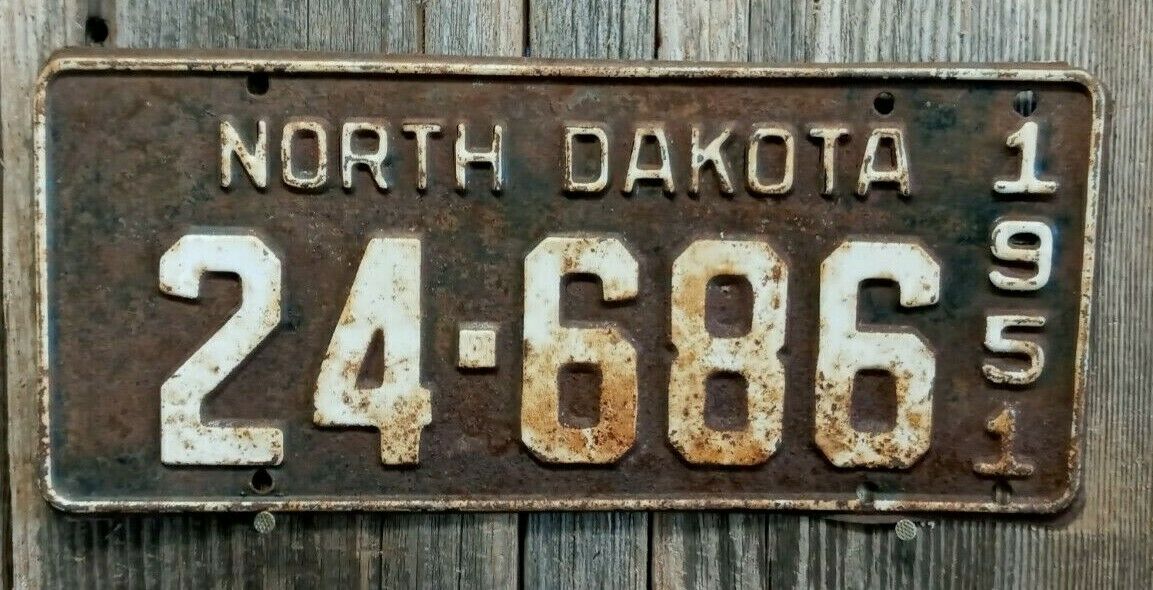 🐾 1951 North Dakota "passenger" License Plate (24-686)