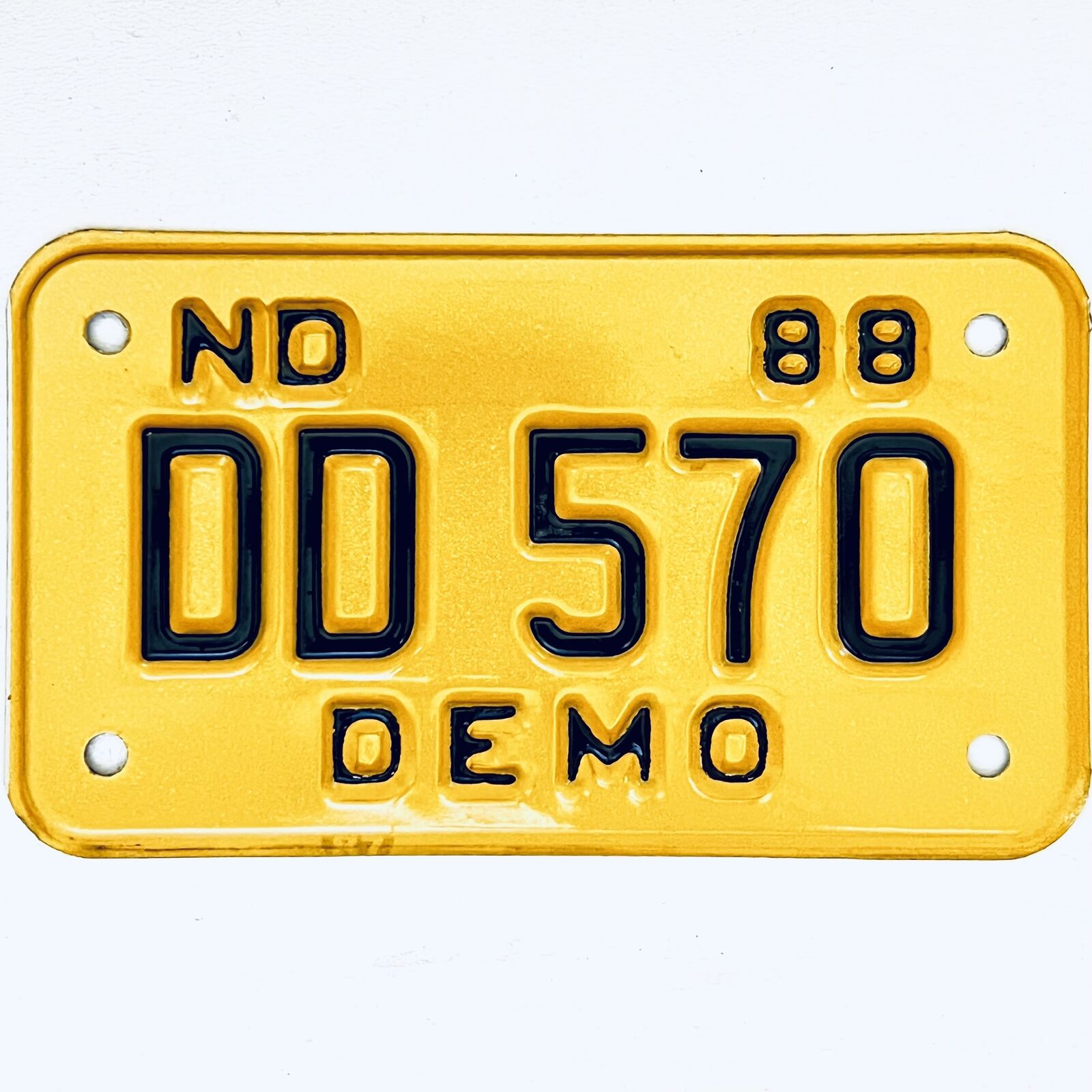 1988 United States North Dakota Demo Special License Plate Dd 570