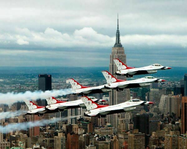 F-16 Fighting Falcoln Jets Above Nyc 8x10 Photo Usaf