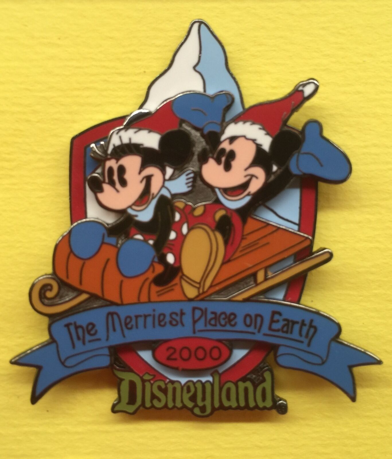 Disney Dlr The Merriest Place On Earth 2000 Mickey & Minnie On Sled Pin Le 1800