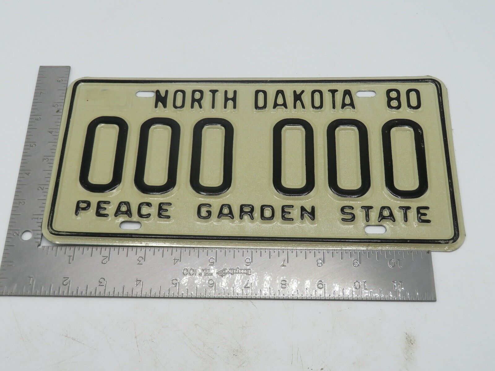 Vintage North Dakota 1980 Peace Garden State 000-000 Black O5